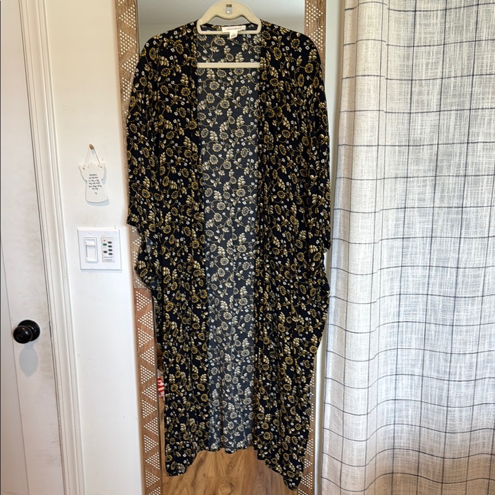 Treasure & Bond Floral Black and Gold Kimono Cardigan